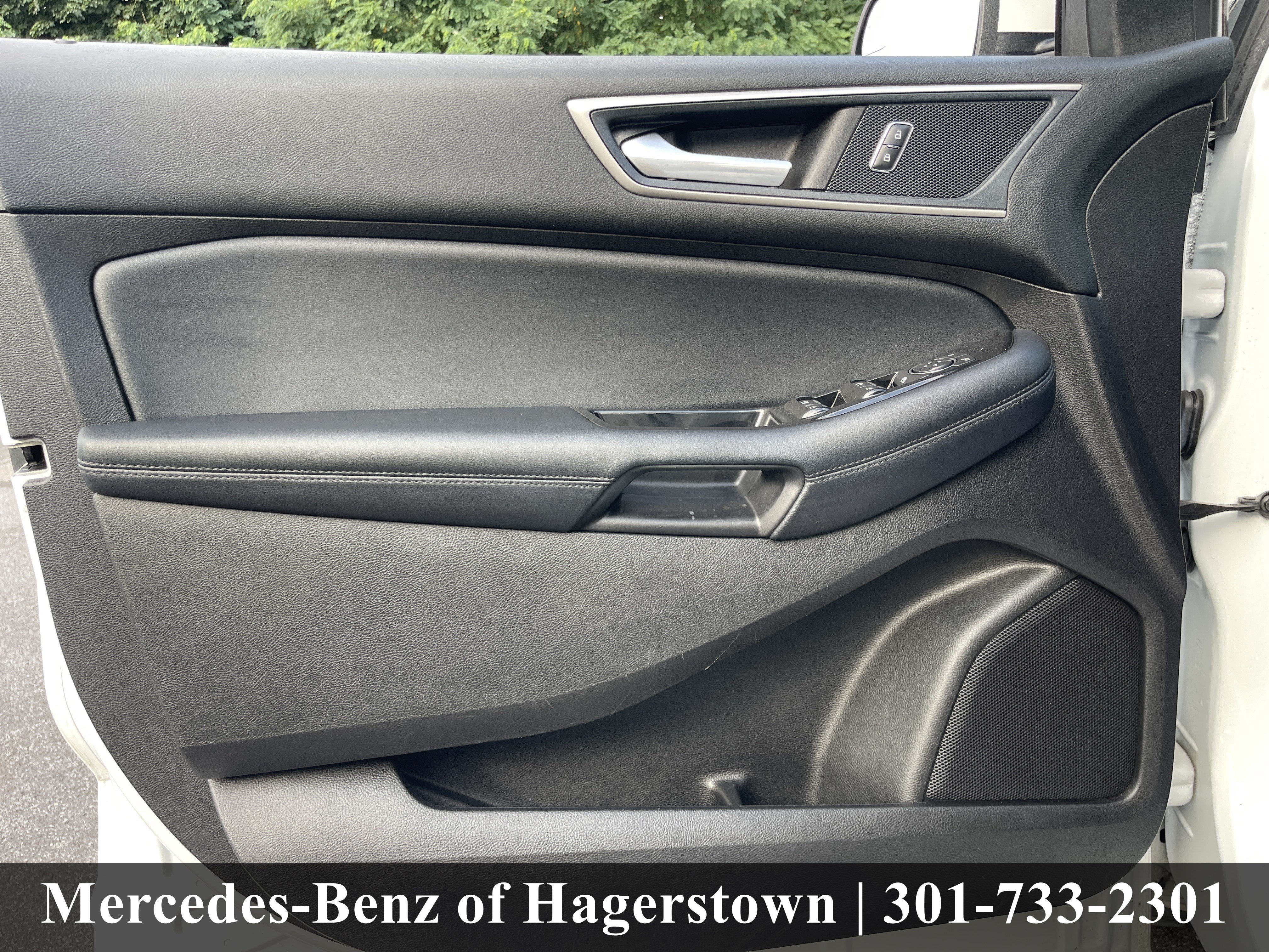 Used 2018 Oxford White Ford SEL FWD image 21