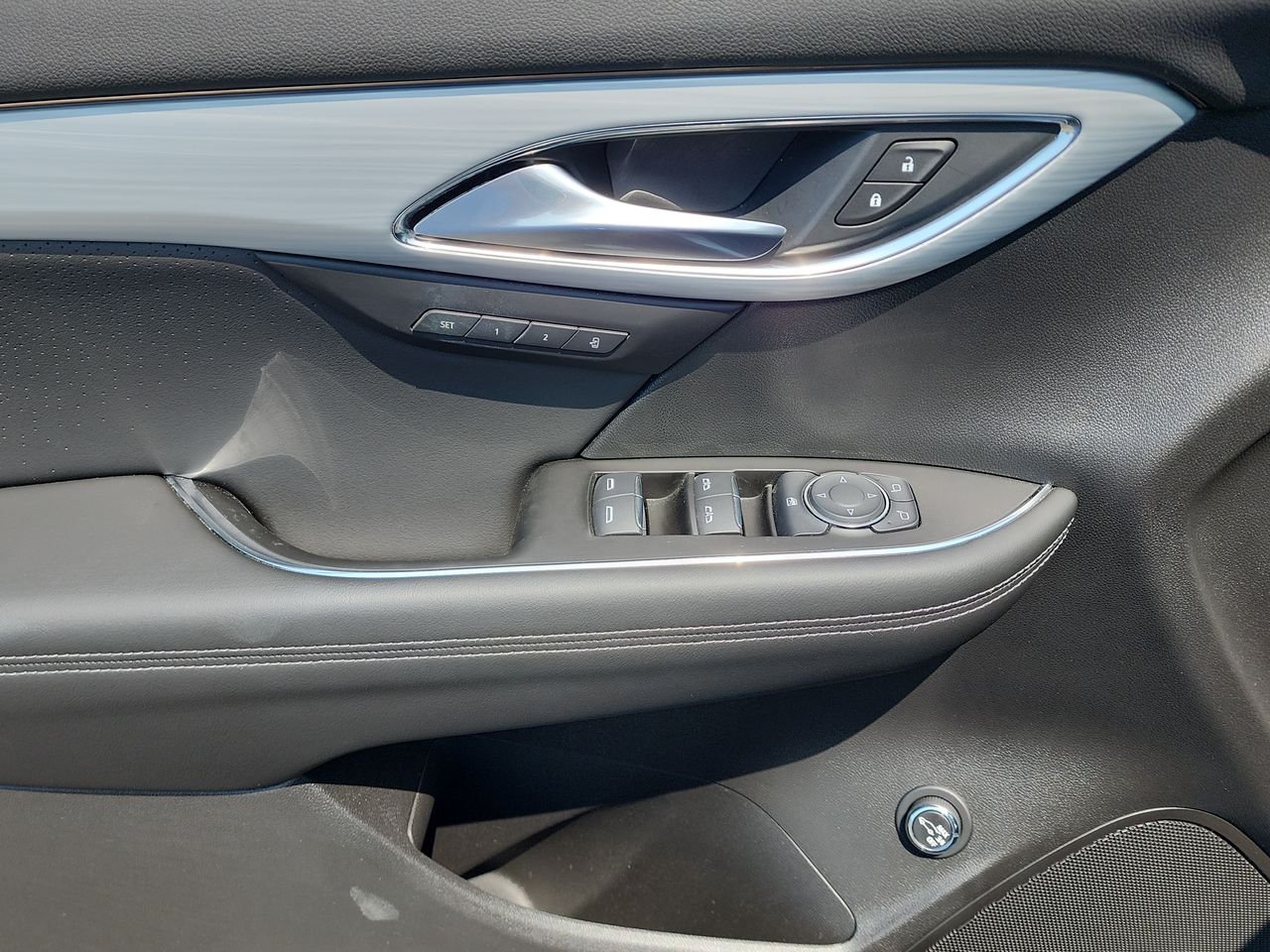 New 2026 Gray Buick Avenir image 13