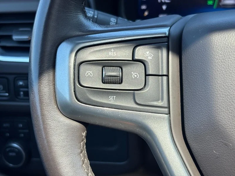 Used 2023 Gray Chevrolet Z71 image 19