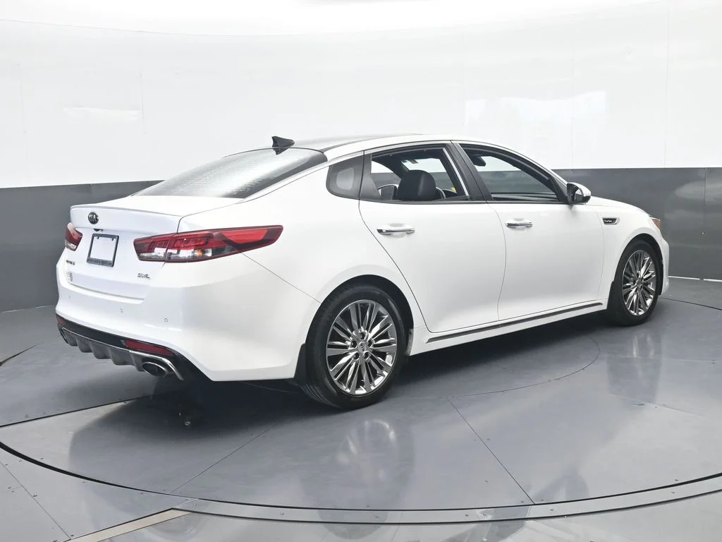 Used 2016 Snow White Pearl Kia SXL image 6