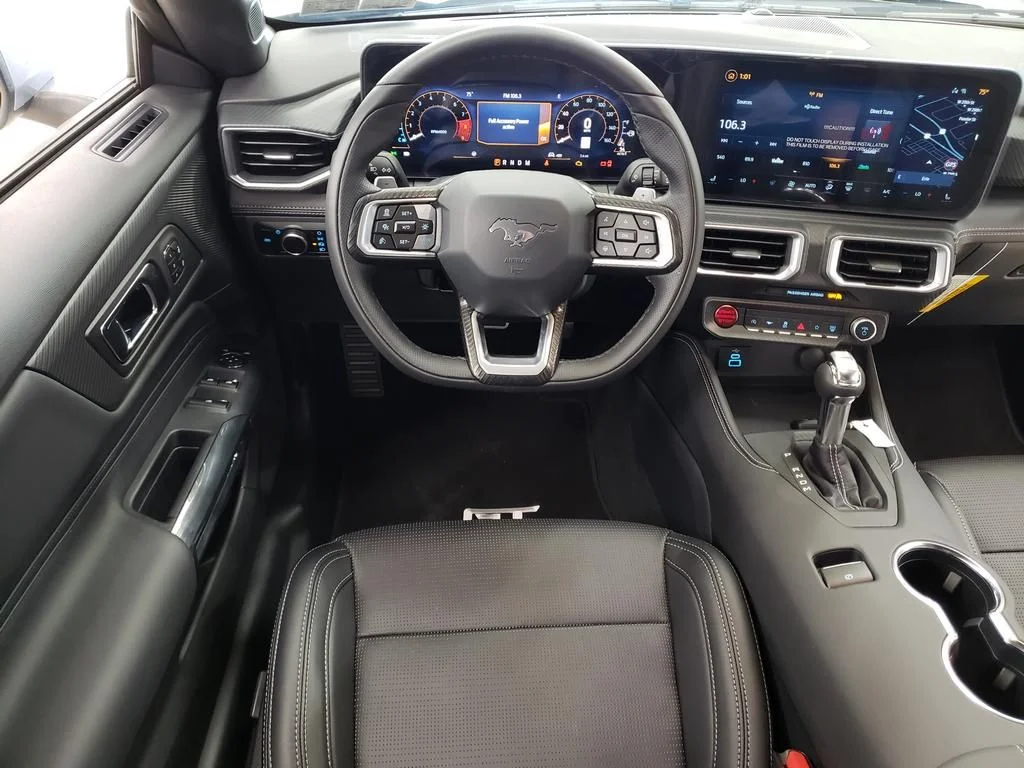 2025 Ford Mustang GT Premium - Photo 14