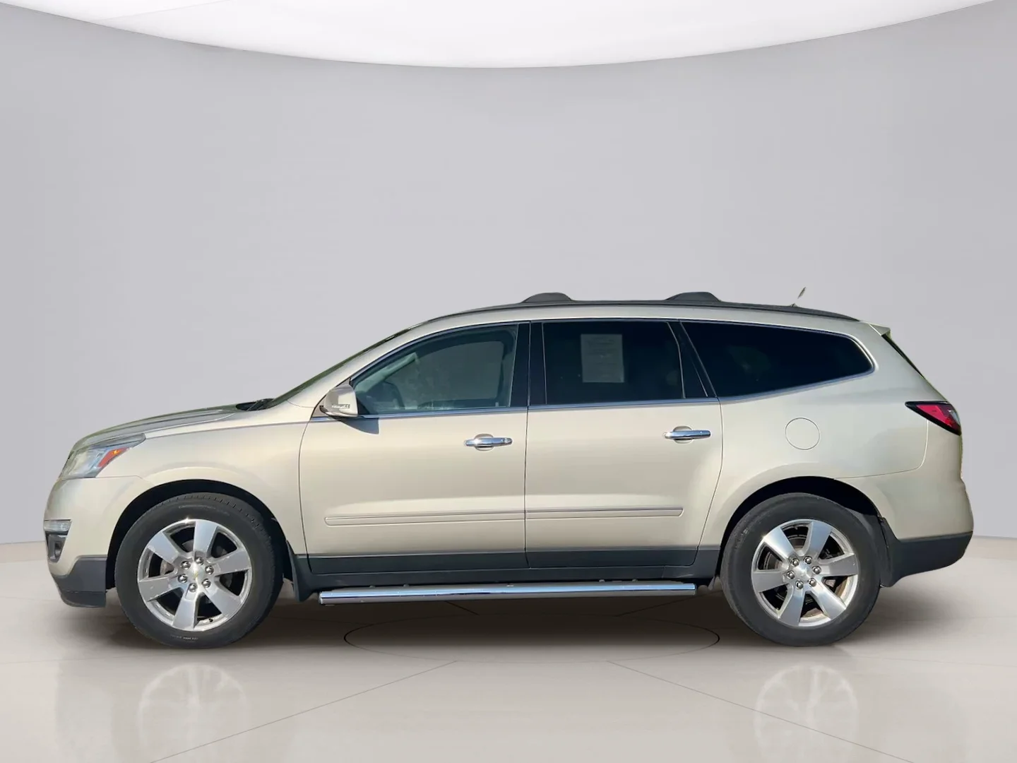 Used 2014 Gold Chevrolet  image 2