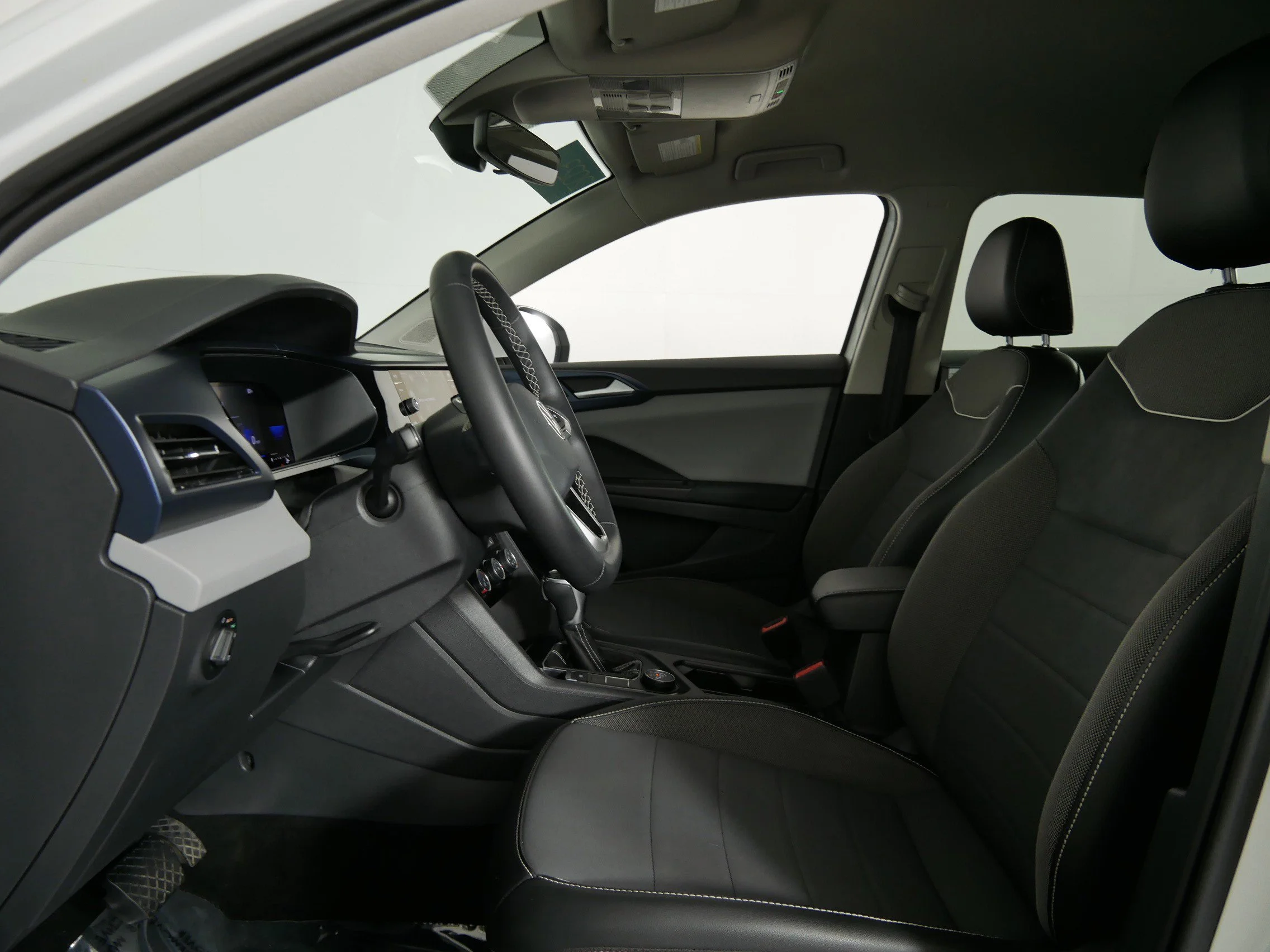 Certified Used 2023 Pure White Volkswagen SE image 21