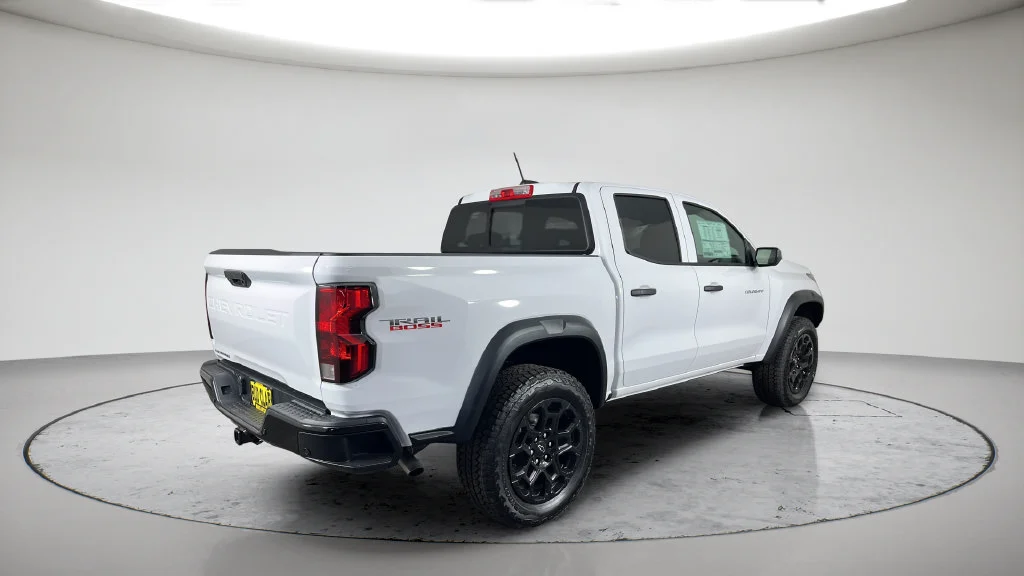 New 2026 Summit White Chevrolet Trail Boss image 8