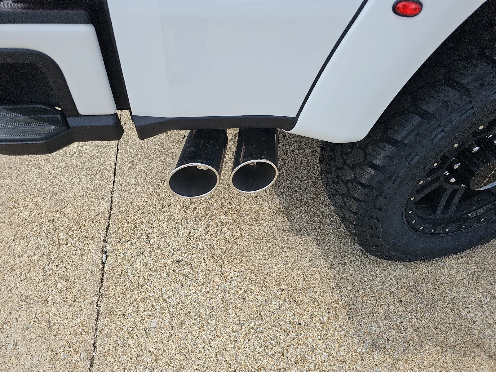 New 2026 Oxford White Ford F-250® Lariat® image 14