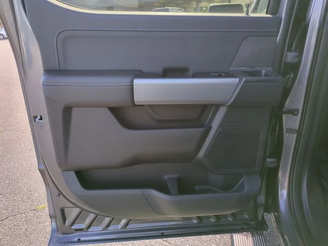 Used 2025 Gray Ford XLT image 27