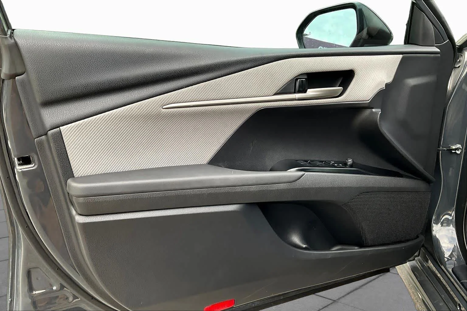 Used 2025 Underground Toyota SE image 21