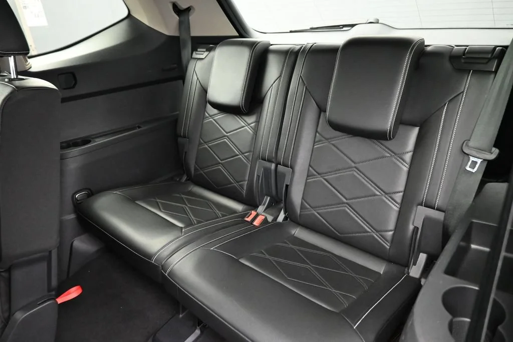 Used 2024 Silver Volkswagen 2.0T SE w/Technology image 15
