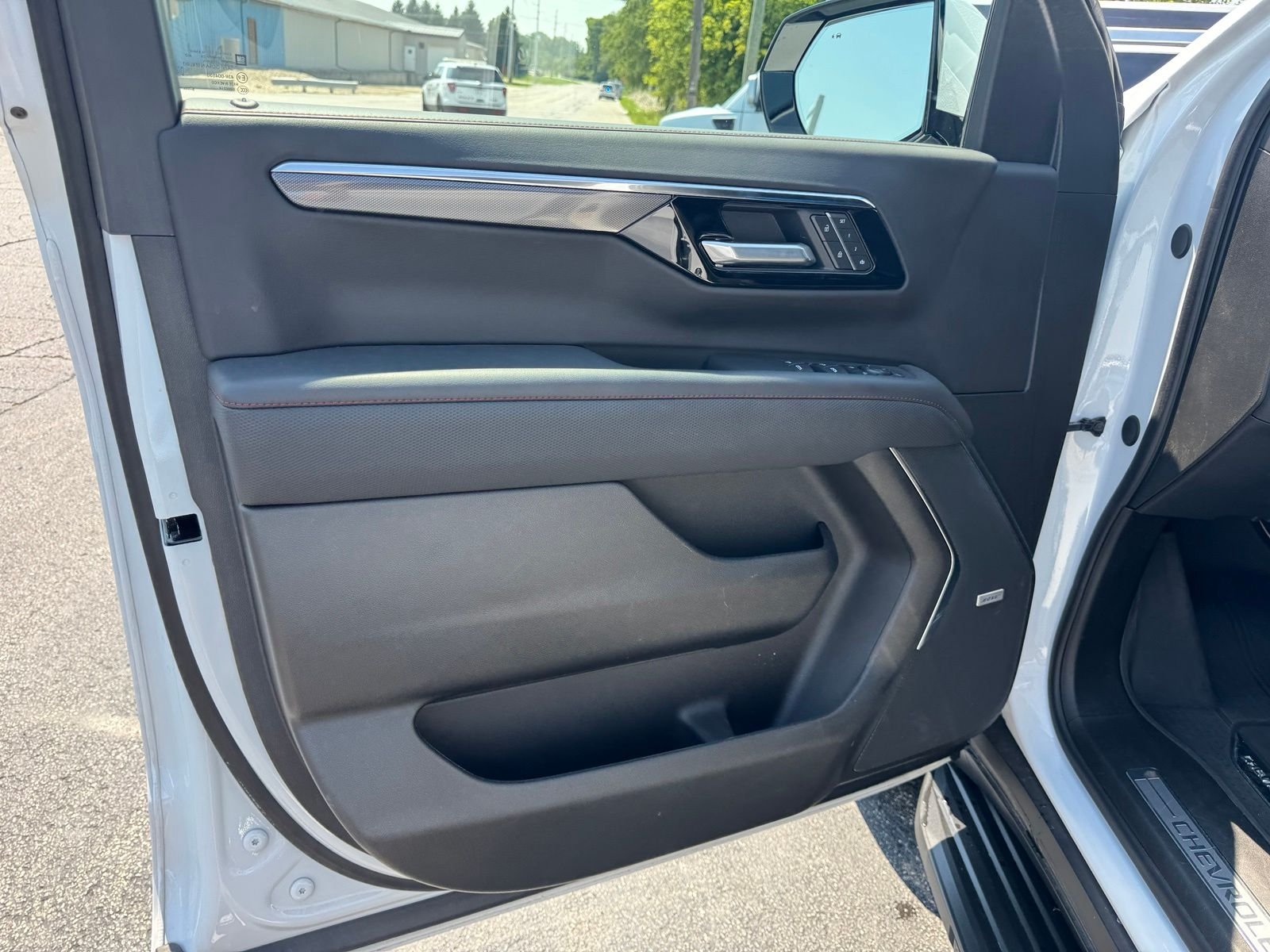 Used 2026 White Chevrolet RST image 9