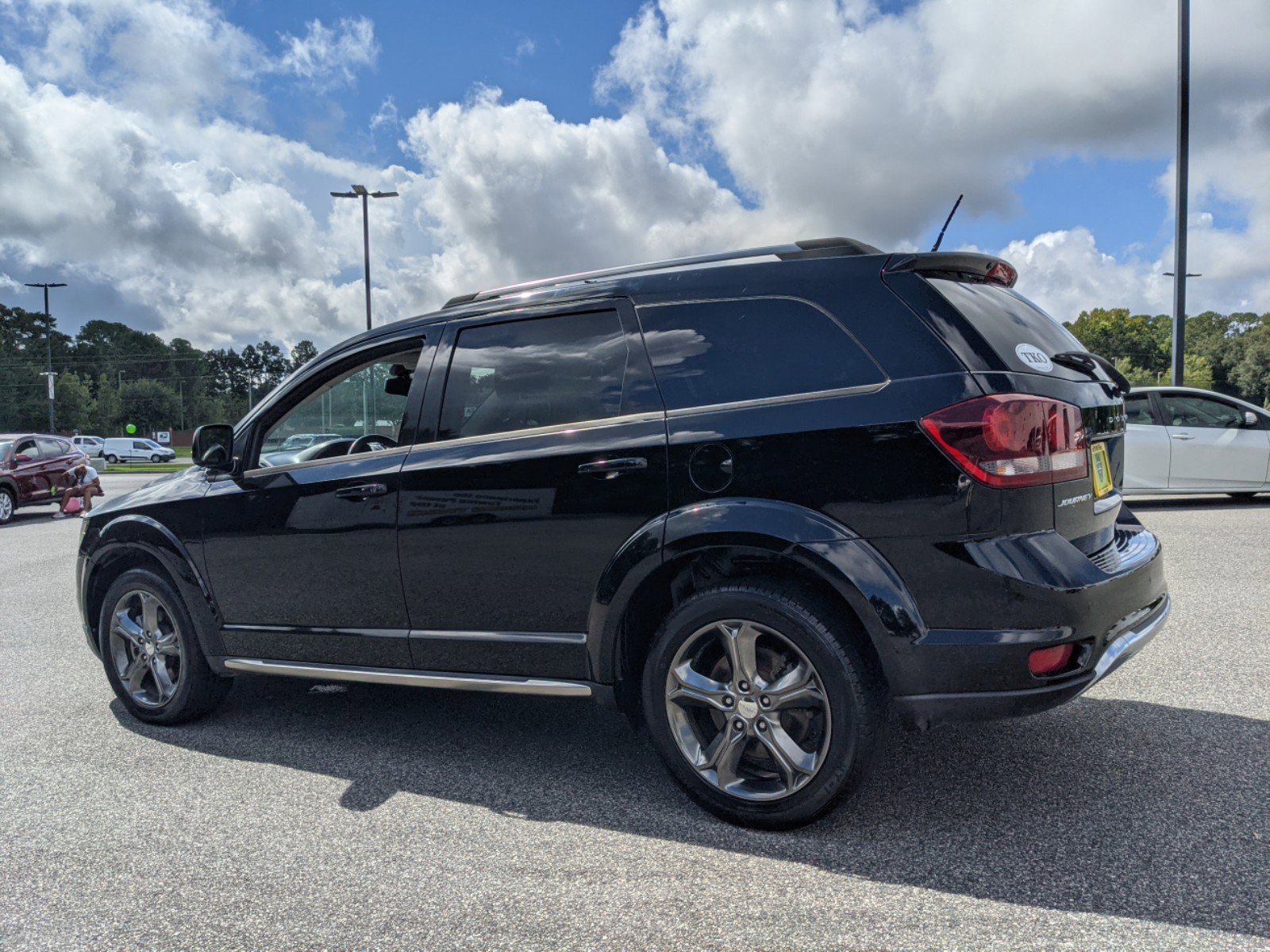 Used 2015 Pitch Black Clearcoat Dodge Crossroad image 5