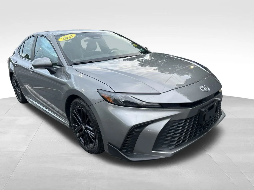 Certified Used 2025  Toyota SE image 7