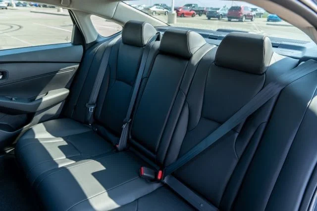 Used 2025 White Honda EX-L image 17