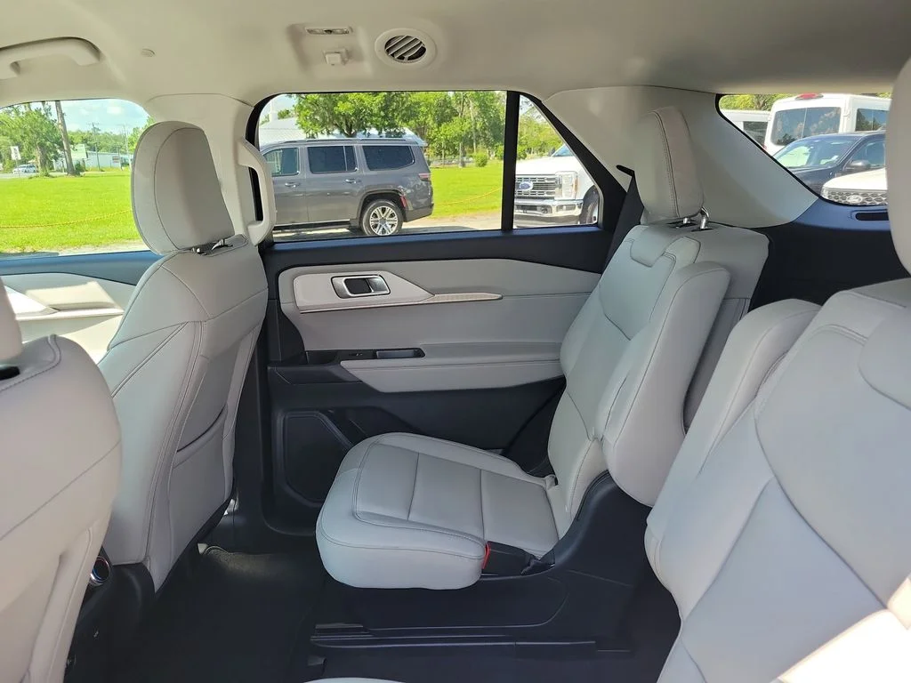 New 2026 Carbonized Gray Metallic Ford Active image 12