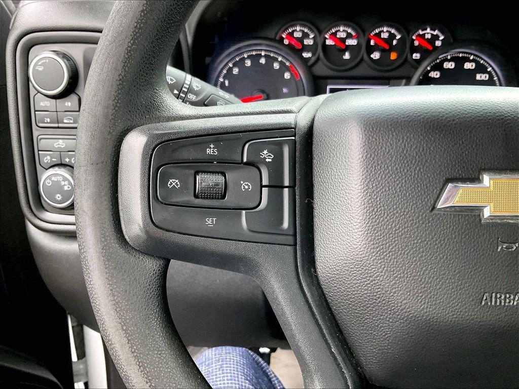 Used 2023 White Chevrolet Custom image 22