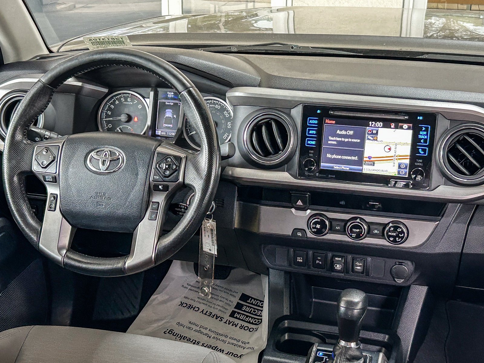 Used 2018 MAGNETIC GRAY MET TOYOTA TRUCK SR5 image 12