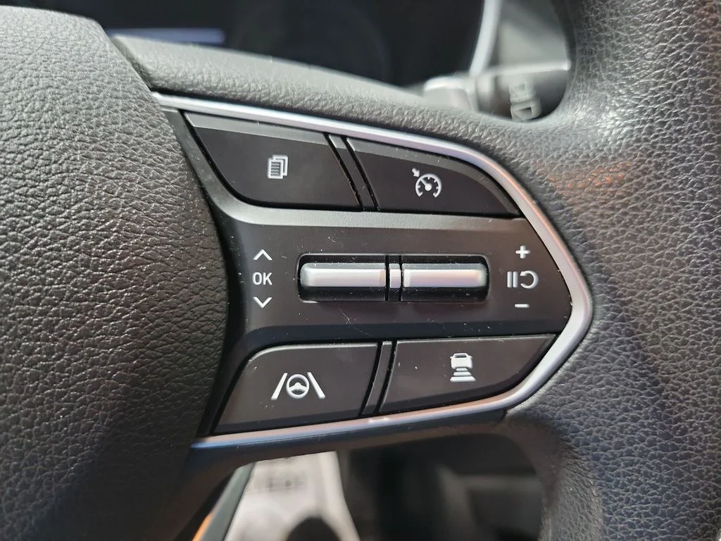 Certified Used 2021 Gray Hyundai SE image 29
