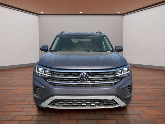 Used 2022 Platinum Gray Metallic Volkswagen 3.6L V6 SE w/Technology image 2