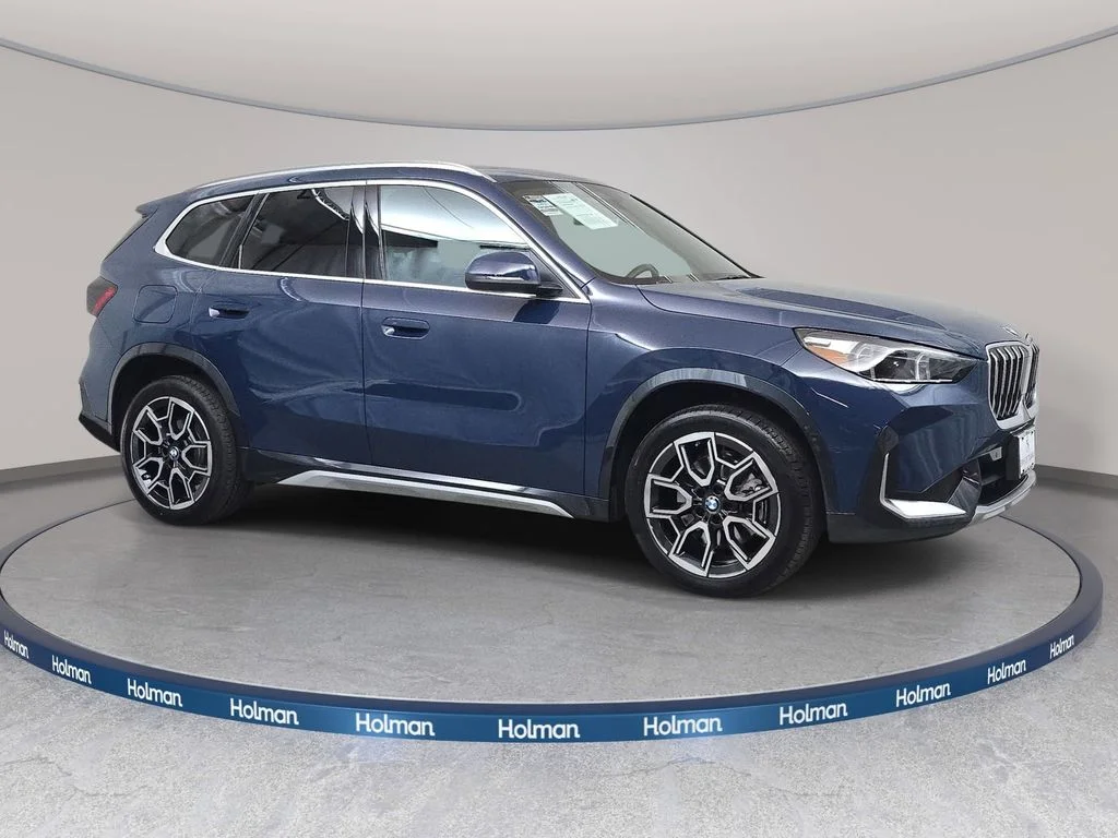Used 2026 Night Dusk Blue Metallic BMW xDrive28i image 4