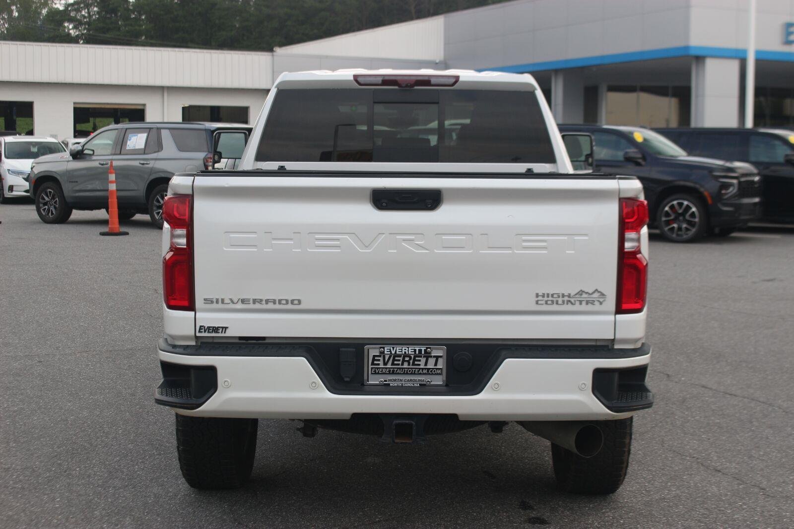 Used 2023 IRIDESCENT PEARL TRICOAT Chevrolet High Country image 6