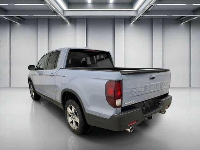 New 2026 Sonic Gray Pearl Honda RTL image 3