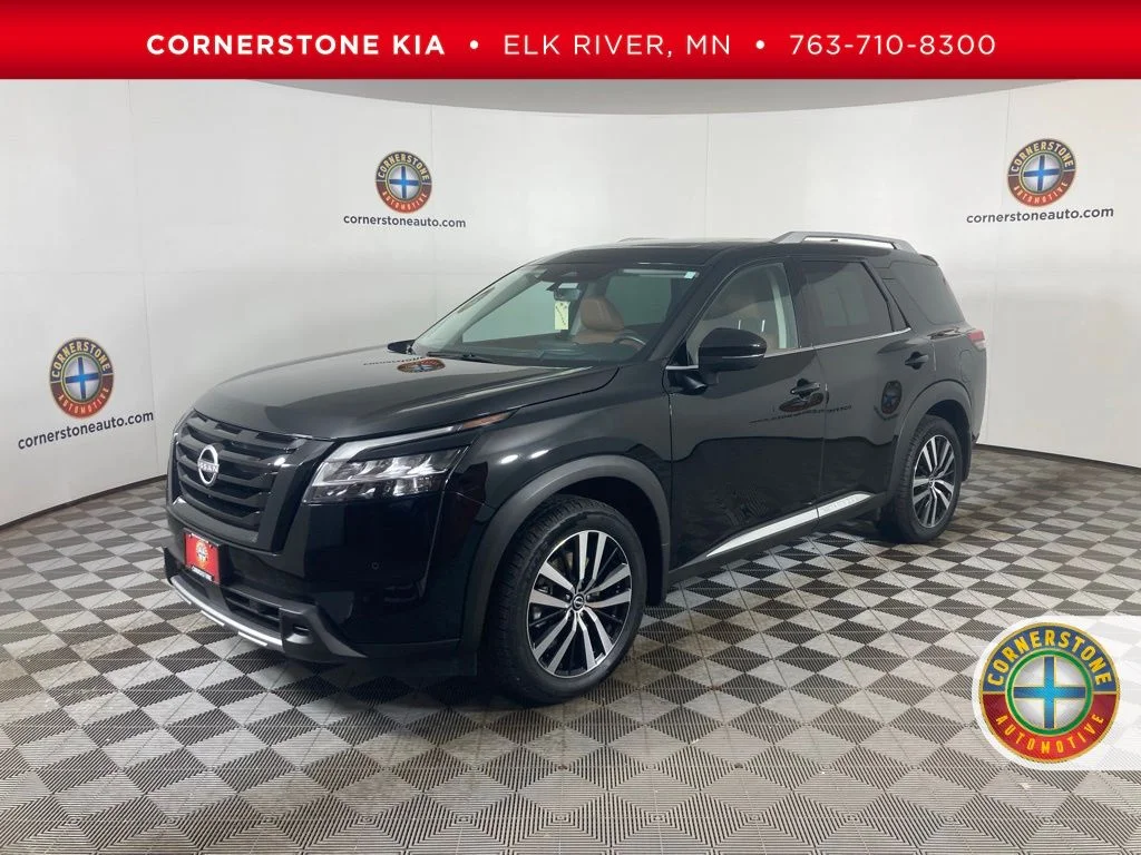 2024 Nissan Pathfinder Platinum 4WD's photo