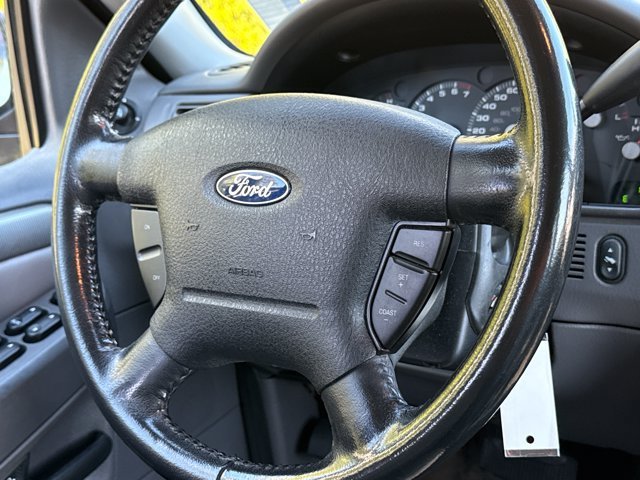 Used 2004 Red Fire Clearcoat Metallic Ford XLT image 12