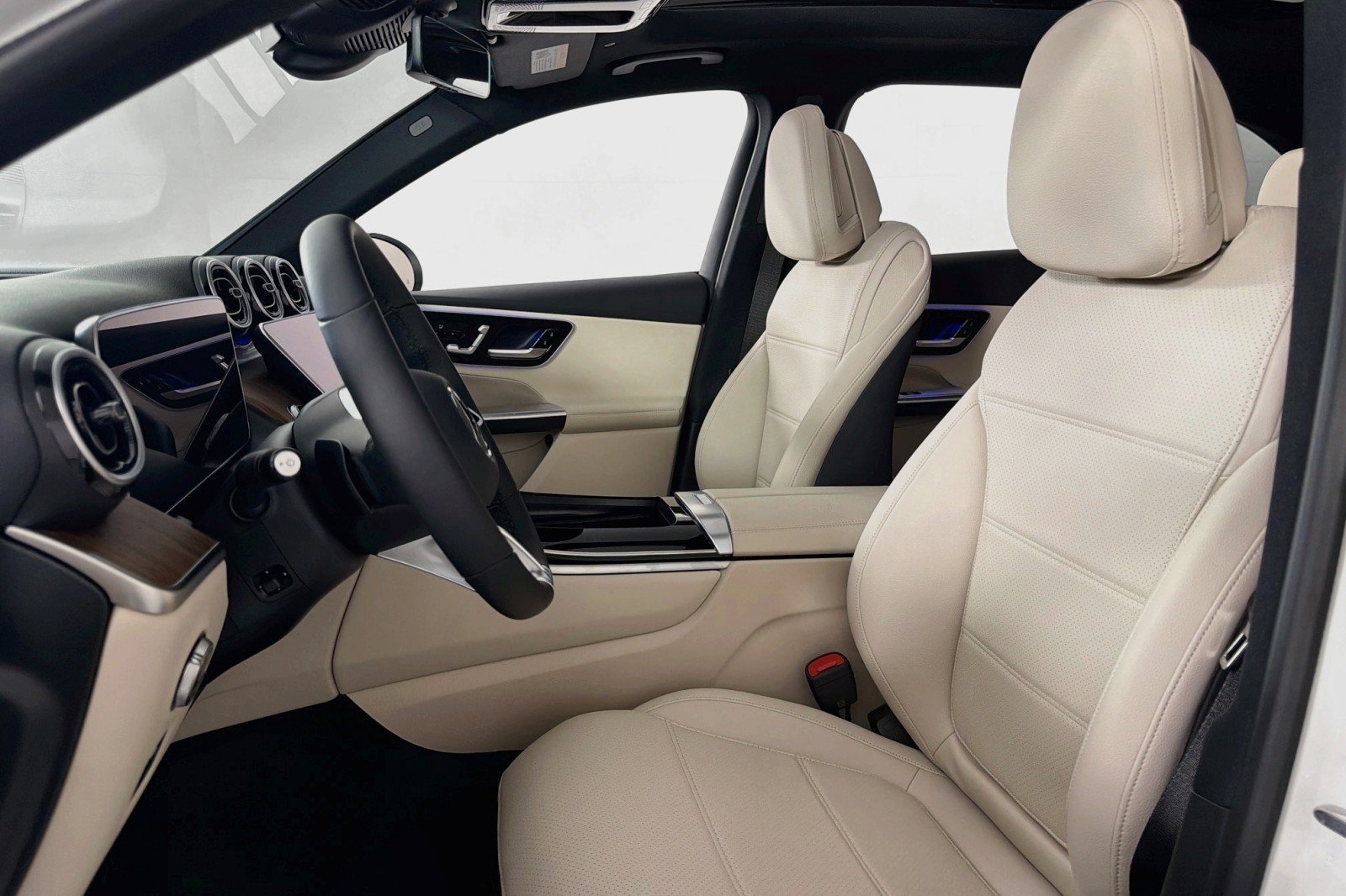New 2026 Polar White Mercedes-Benz GLC 300 4MATIC® SUV image 16