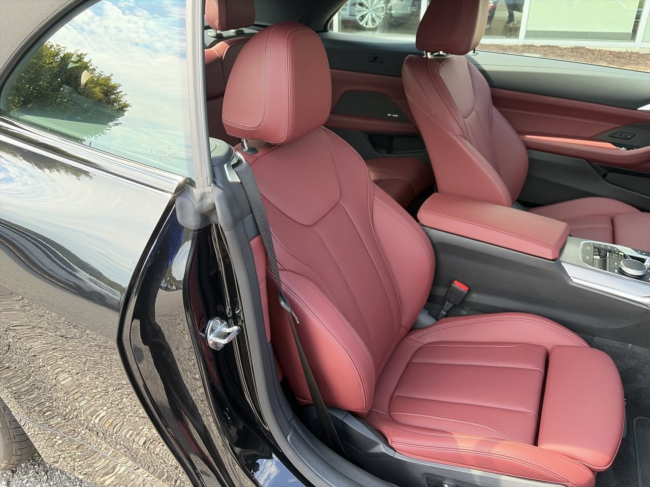Used 2027 Black Sapphire Metallic BMW M440i image 33