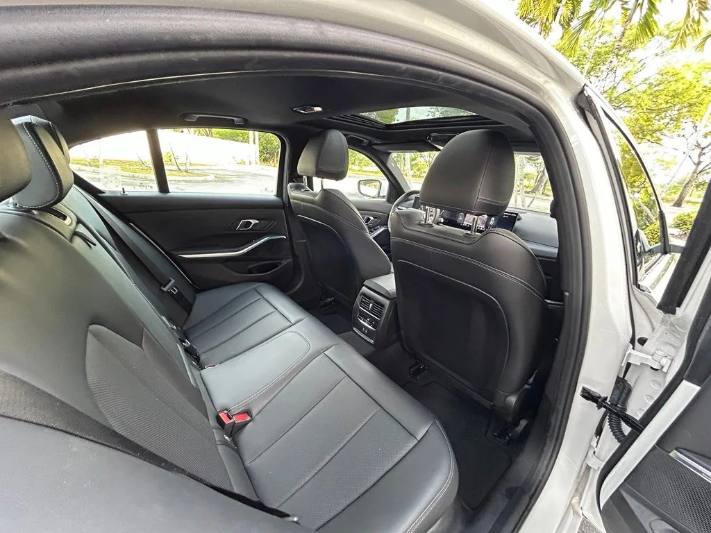 Used 2025 White BMW 330i image 33