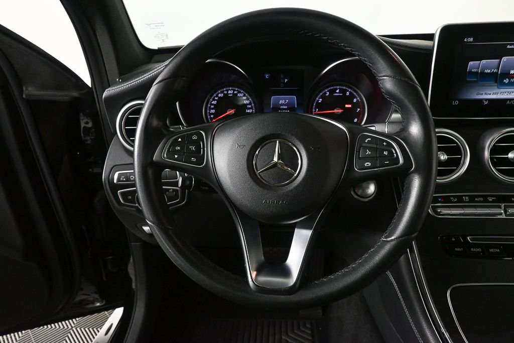 Used 2017  Mercedes-Benz GLC 300 image 2