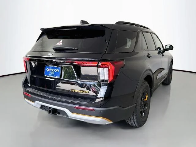 New 2026 Agate Black Metallic Ford Tremor® image 41