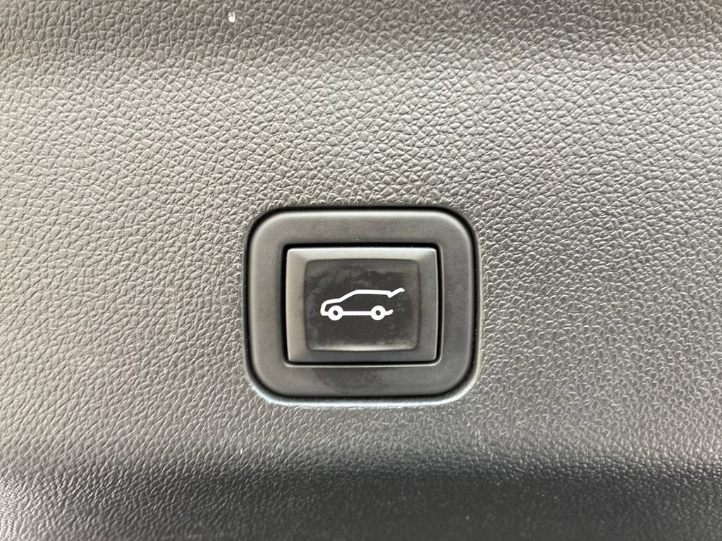 Used 2024 Black Chevrolet Premier image 17