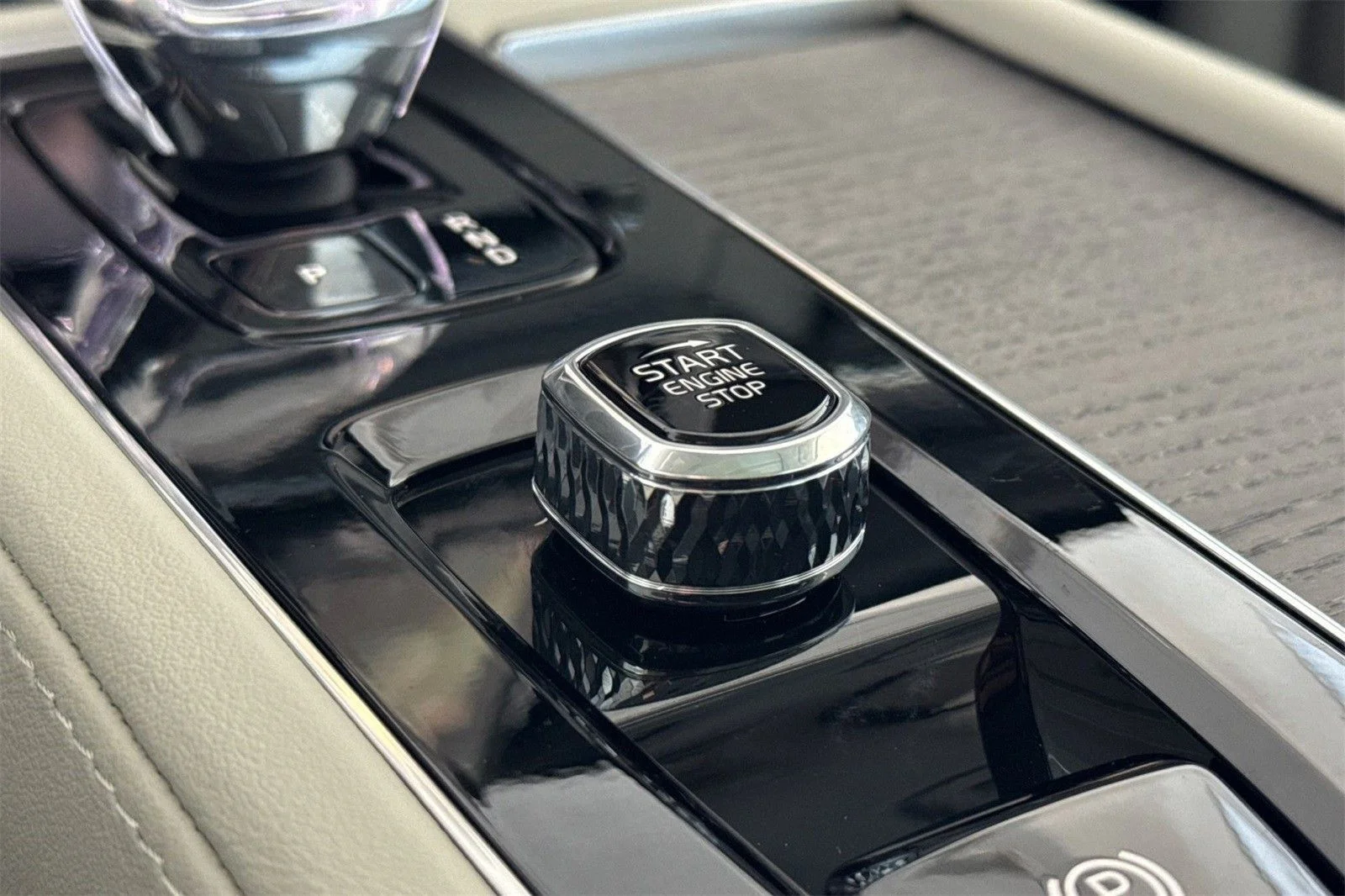 2026 Volvo XC90 Ultra - Photo 25