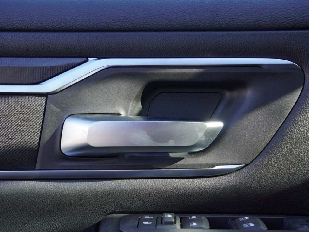 New 2026 Diamond Black Crystal Pearl-Coat Exterior Paint RAM Big Horn image 11