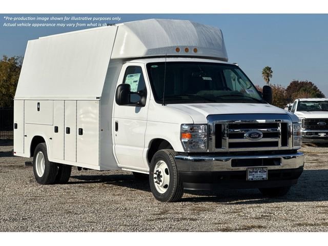 2027 Ford E-Series DRW E-450 Super Duty 158 in WB's photo