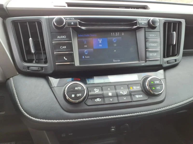 Used 2018 Gray Toyota XLE Sport Utility 4D image 32