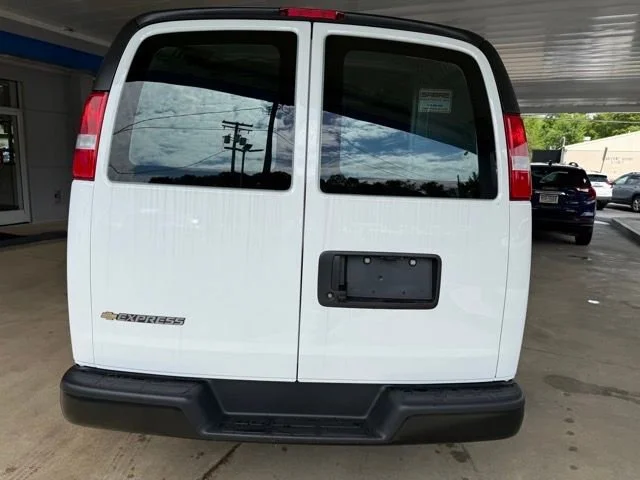 2025 Chevrolet Express Cargo Work Van - Photo 10
