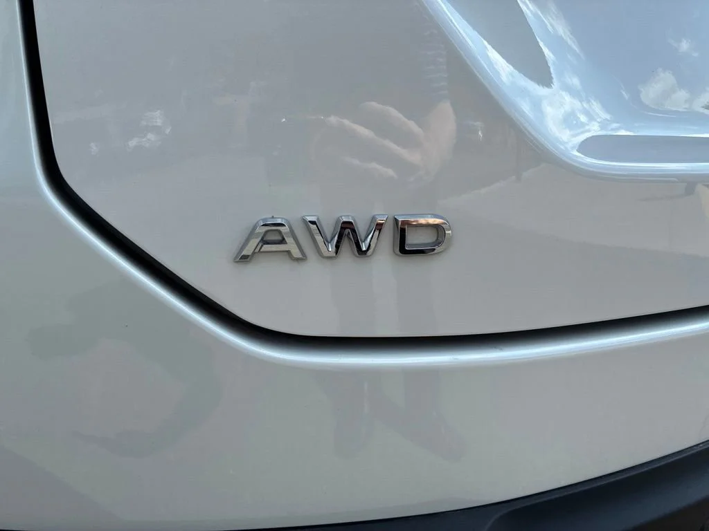 Used 2025 White Honda Touring image 32
