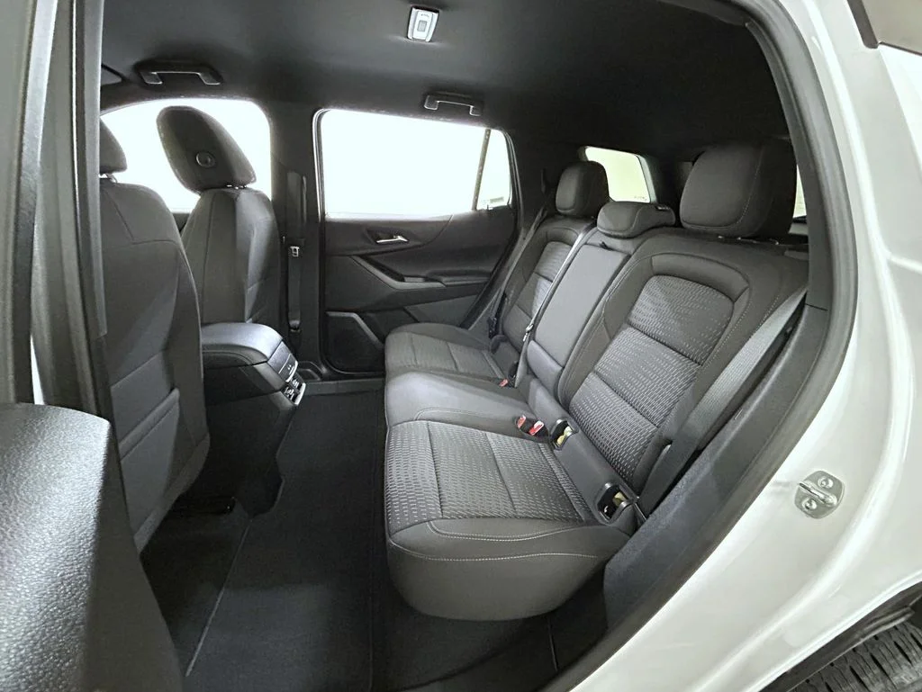 Used 2025 White Chevrolet LT image 19