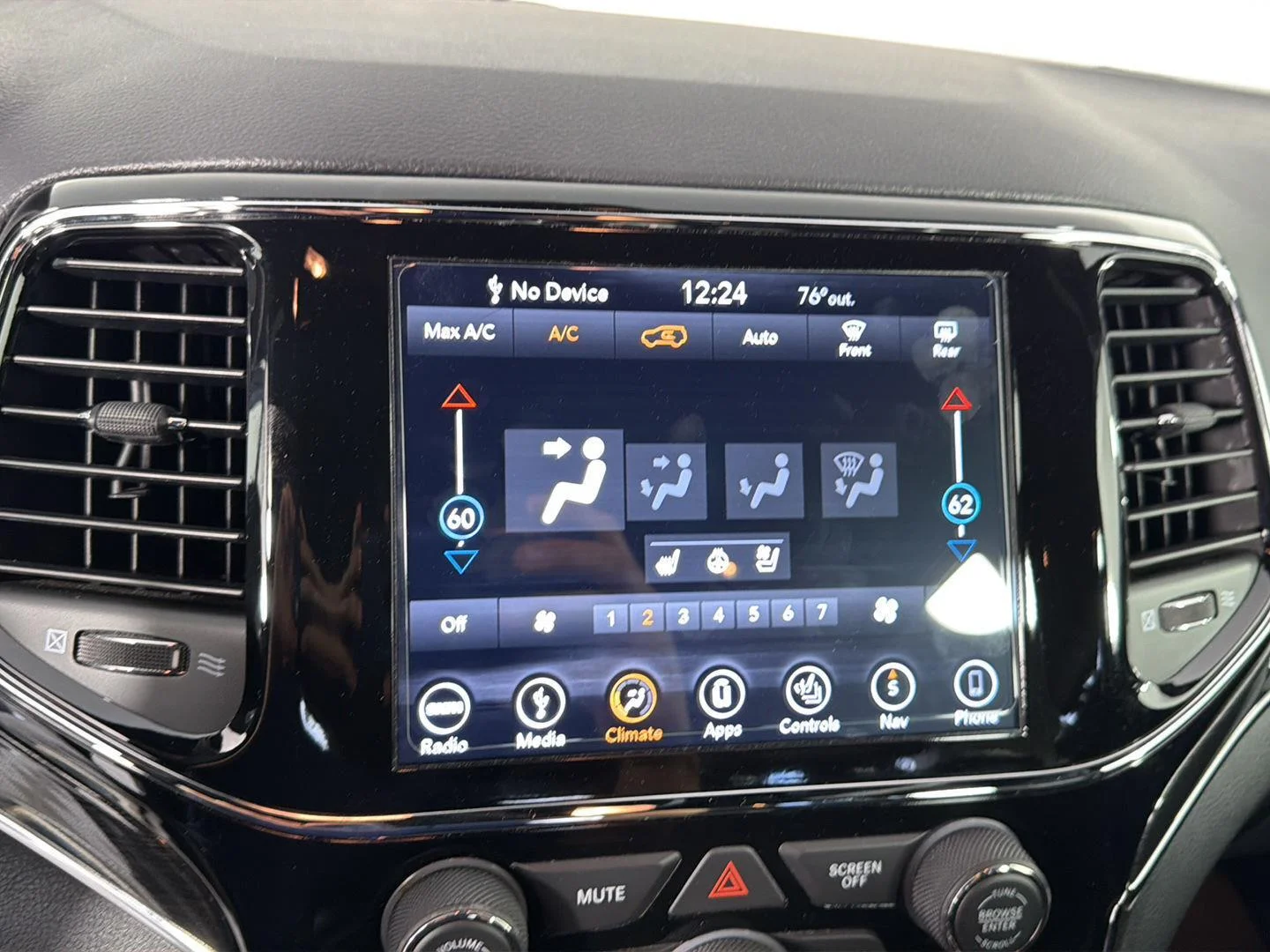Used 2019 Bright White Clearcoat Jeep Trailhawk image 32