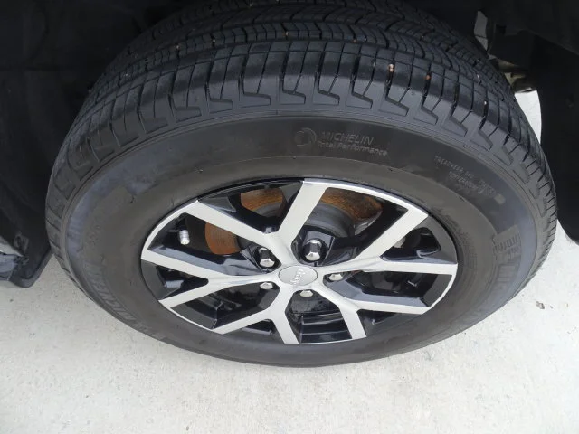 Used 2025 Bright White Clearcoat Jeep Limited image 10