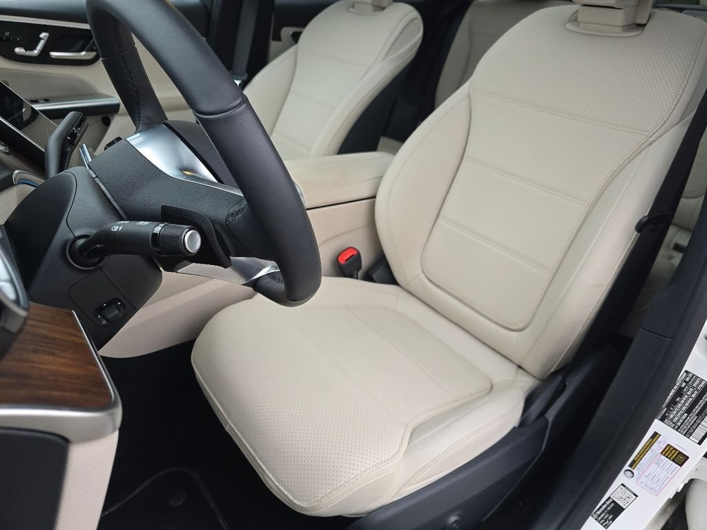 Certified Used 2026 Polar White Mercedes-Benz GLC 300 image 26