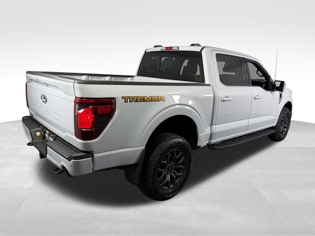 Used 2025 Space White Metallic Ford Tremor image 7