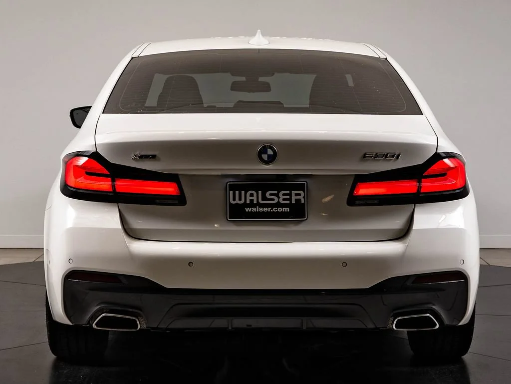 Used 2023 Alpine White BMW 530i xDrive image 7