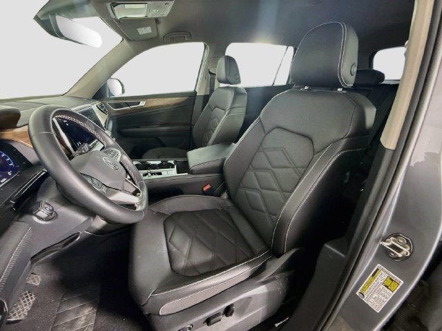 Used 2026 Silver Mist Metallic Volkswagen 2.0T SE w/Technology image 18