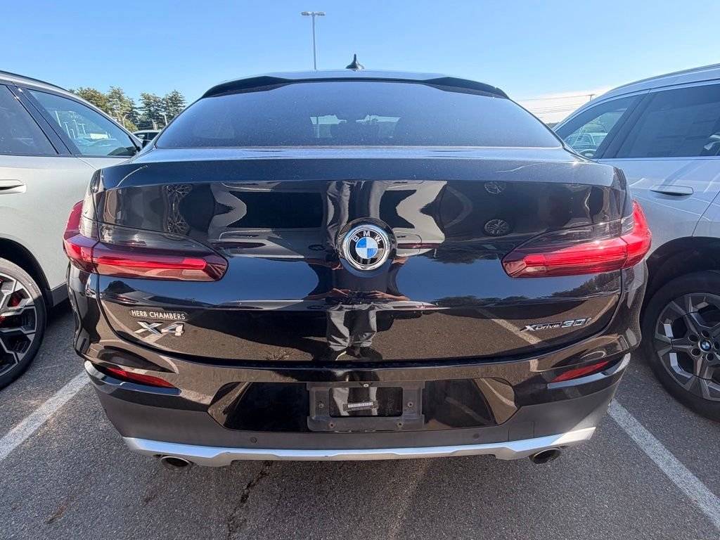 Used 2019 Black Sapphire Metallic BMW xDrive30i image 4