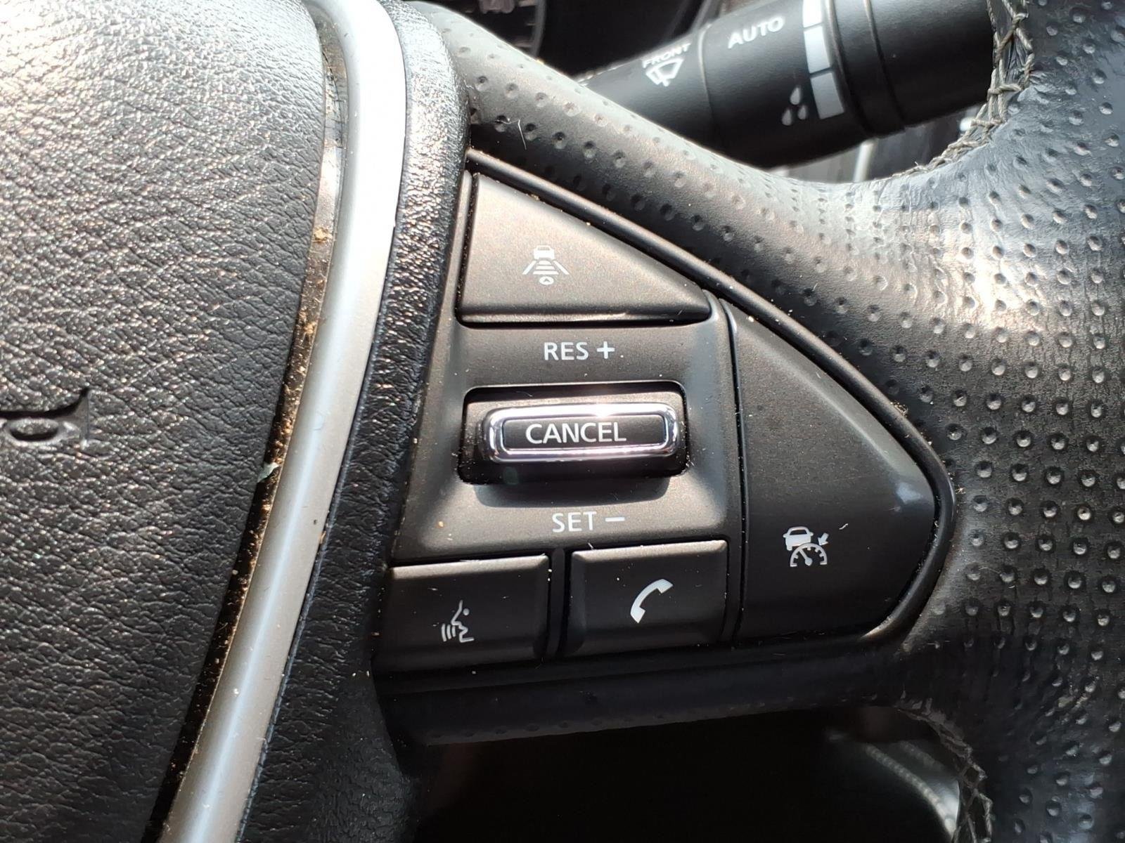 Used 2018 Super Black Nissan Platinum image 15