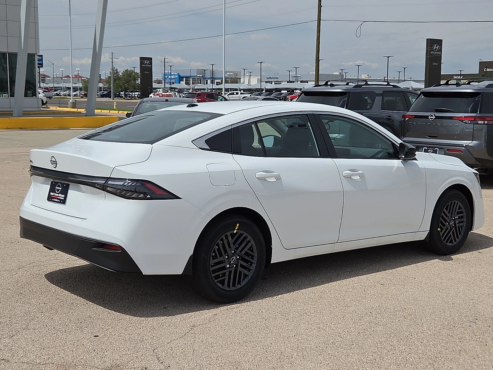 New 2026 QM1 Fresh Powd Nissan SV image 4