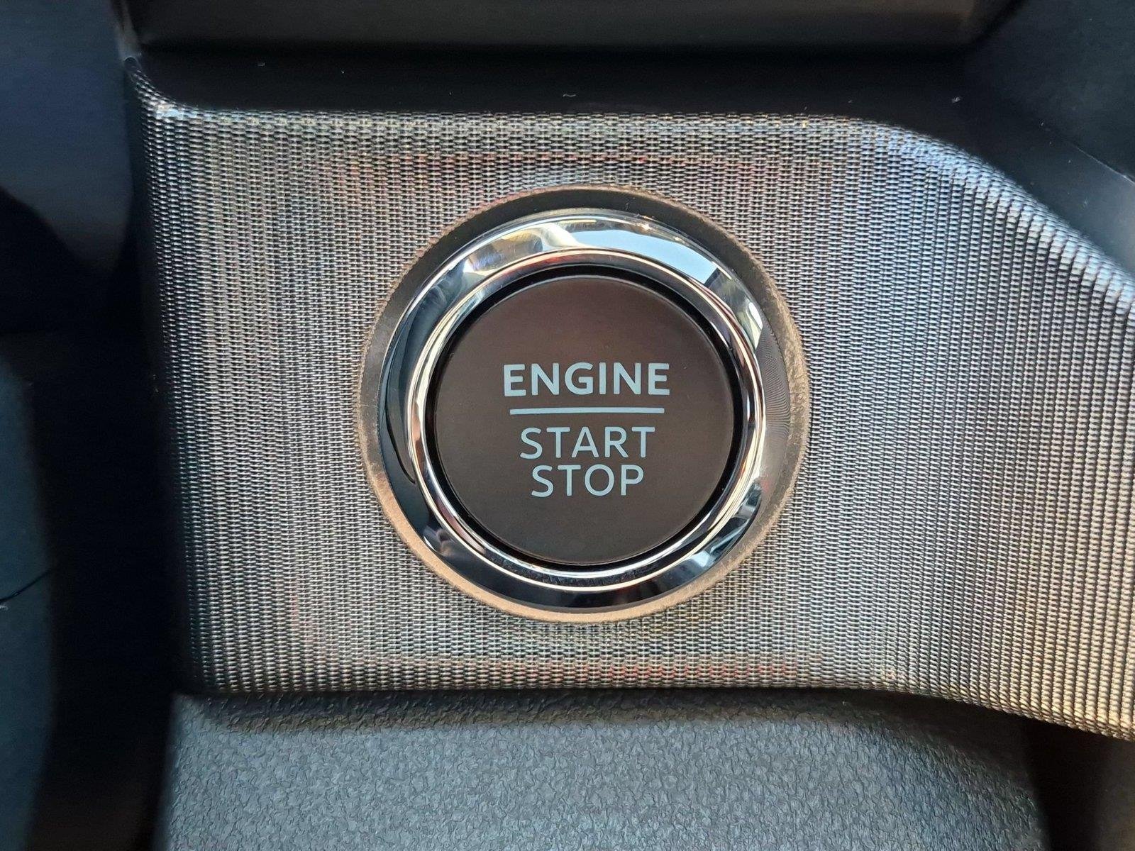 New 2027 Star White Metallic Tri-Coat Ford F-250® Platinum® image 28