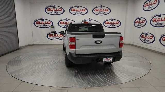 New 2025 Space White Metallic Ford XLT image 8